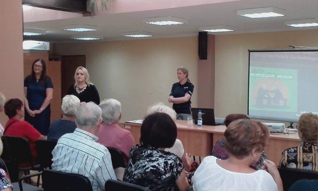 Bezpieczeństwo osób starszych pod kątem oszustw i manipulacji