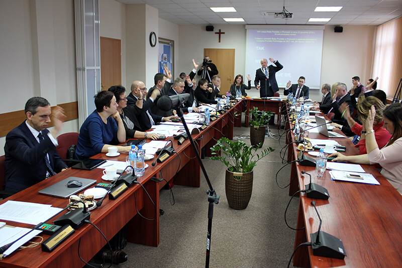 Budżet Powiatu Polickiego na 2017 rok uchwalony