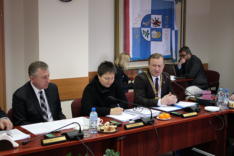 Dodatkowe 800 tysięcy złotych przekazano do powiatowych placówek