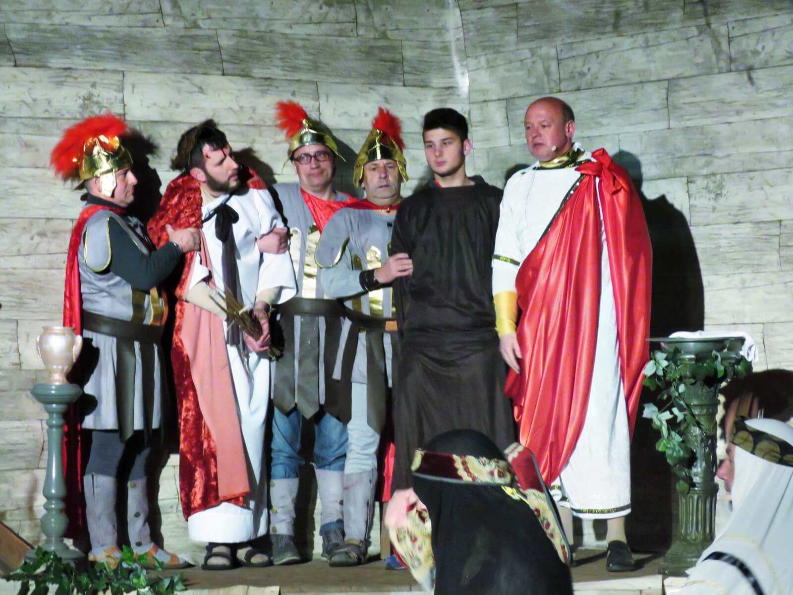 Misterium Męki Pańskiej w ruinach klasztoru