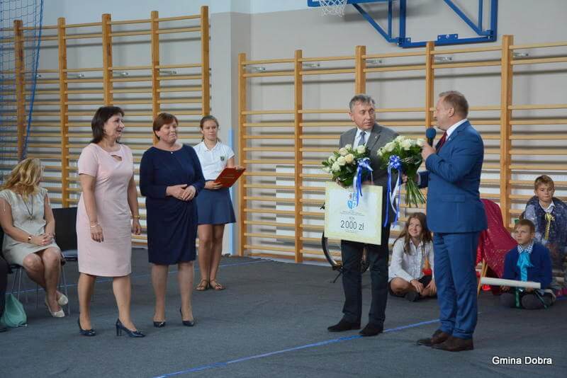 Otwarcie nowej części edukacyjnej szkoły podstawowej w Bezrzeczu