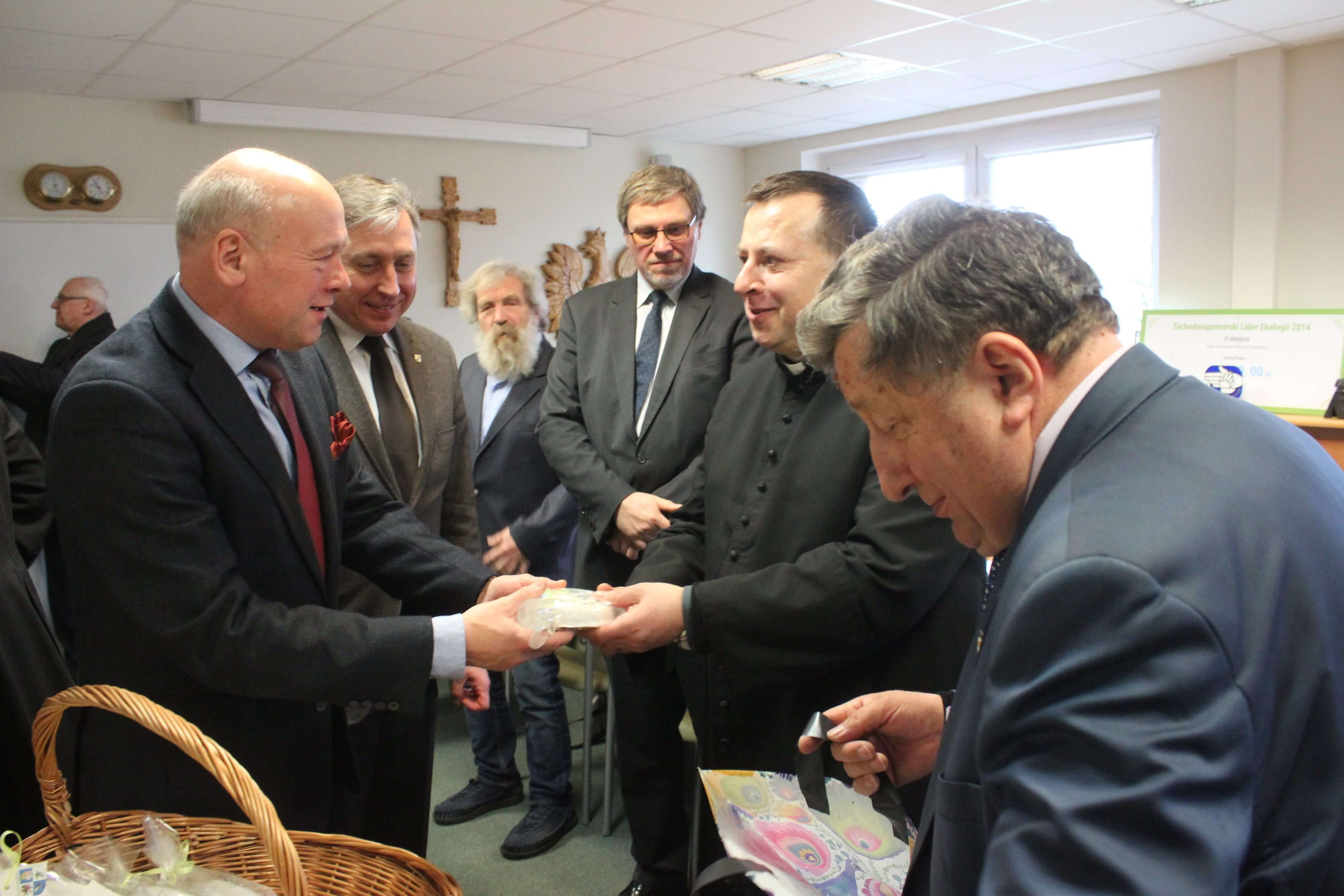 Wielkanocne spotkania z księżmi z Dekanatu Police