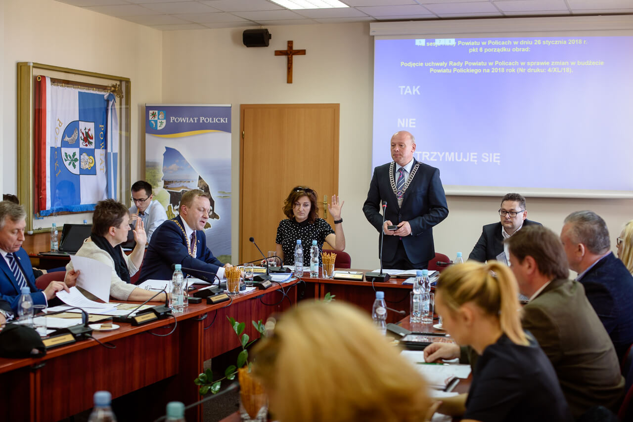 XL sesja Rady Powiatu w Policach