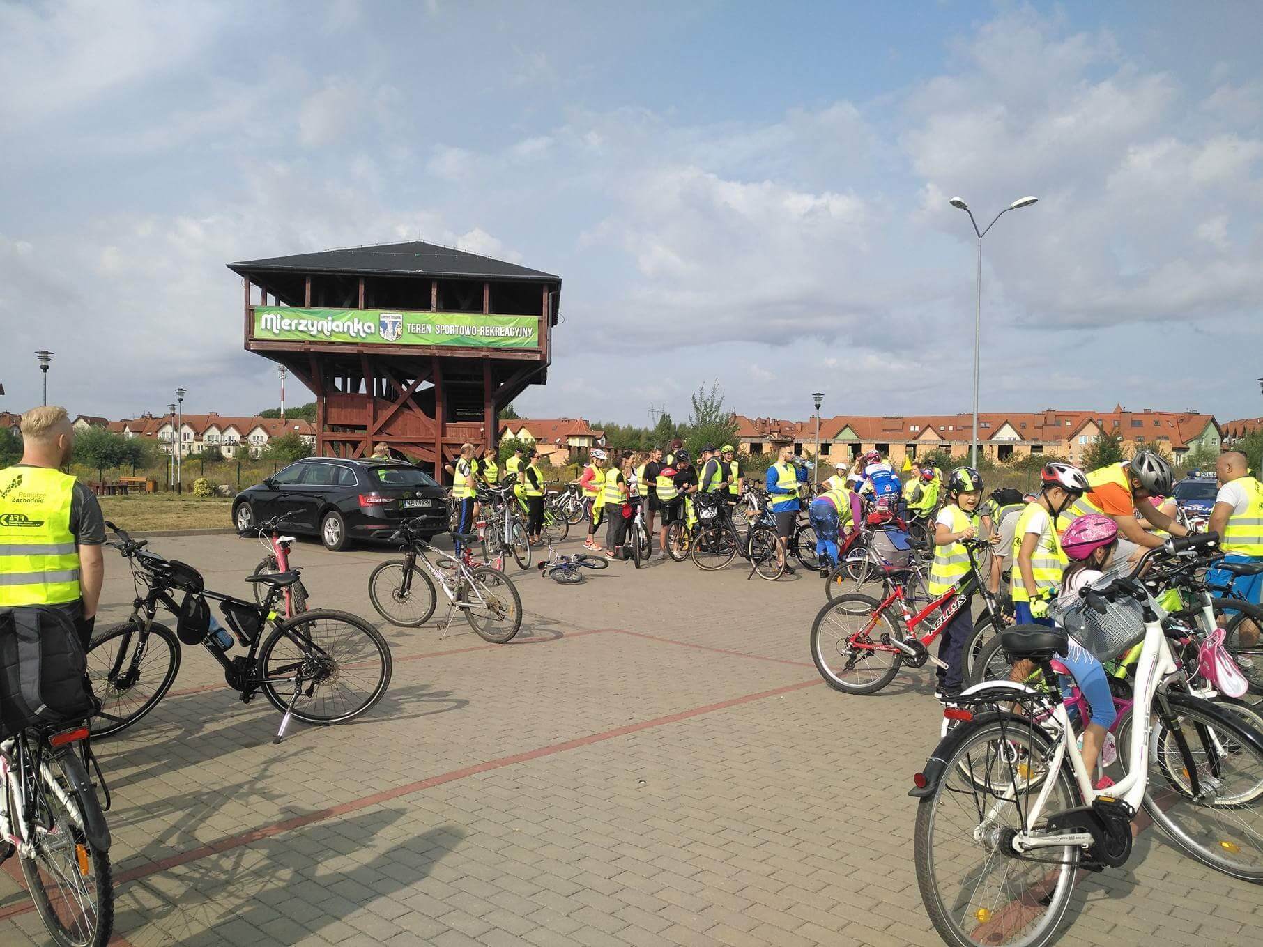 Rajd rowerowy „Razem zdrowo i kolorowo - gmina Dobra na rowery”