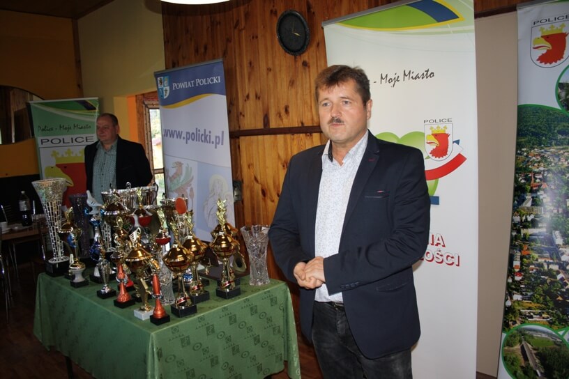 Lot gołębi na stulecie    odzyskania przez Polskę niepodległości