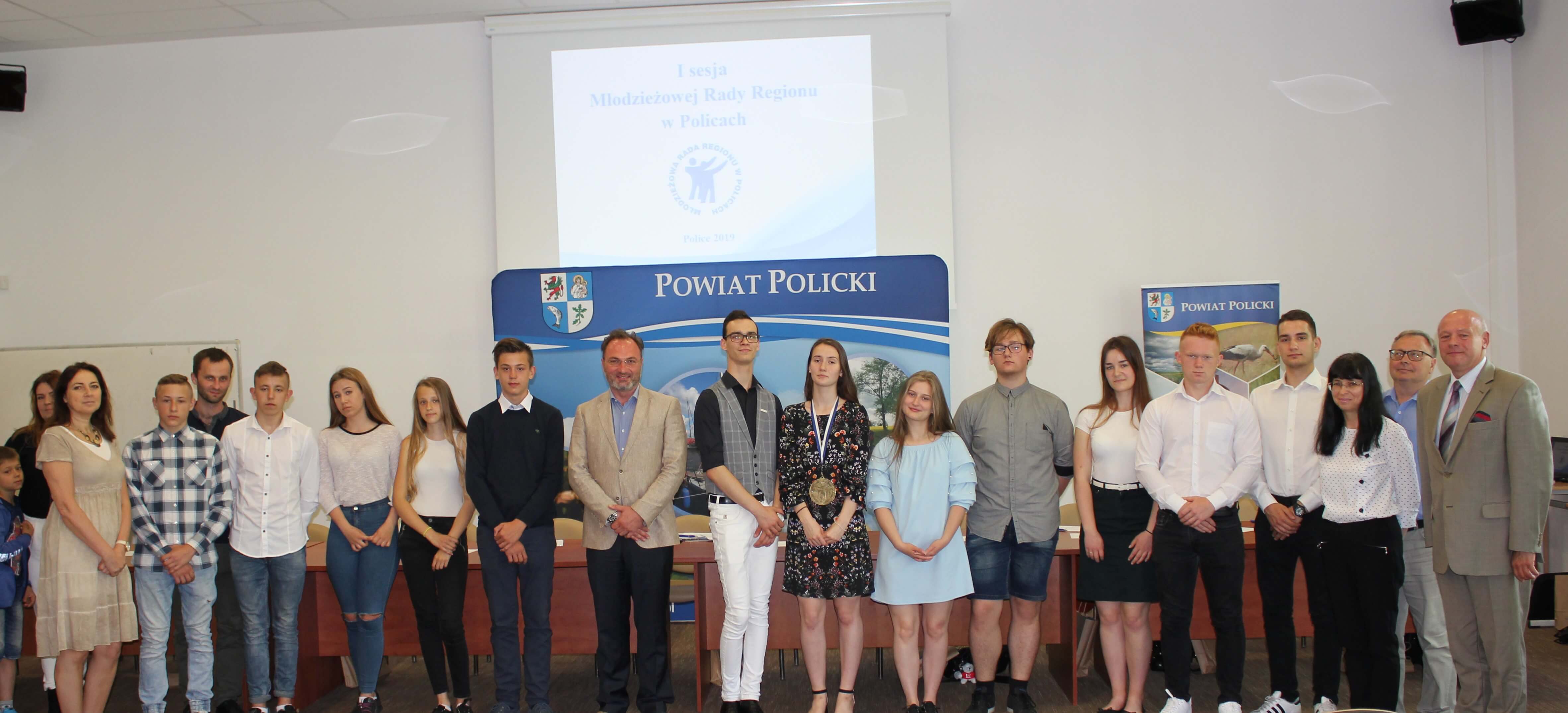 I inauguracyjna sesja Młodzieżowej Rady Regionu w Policach
