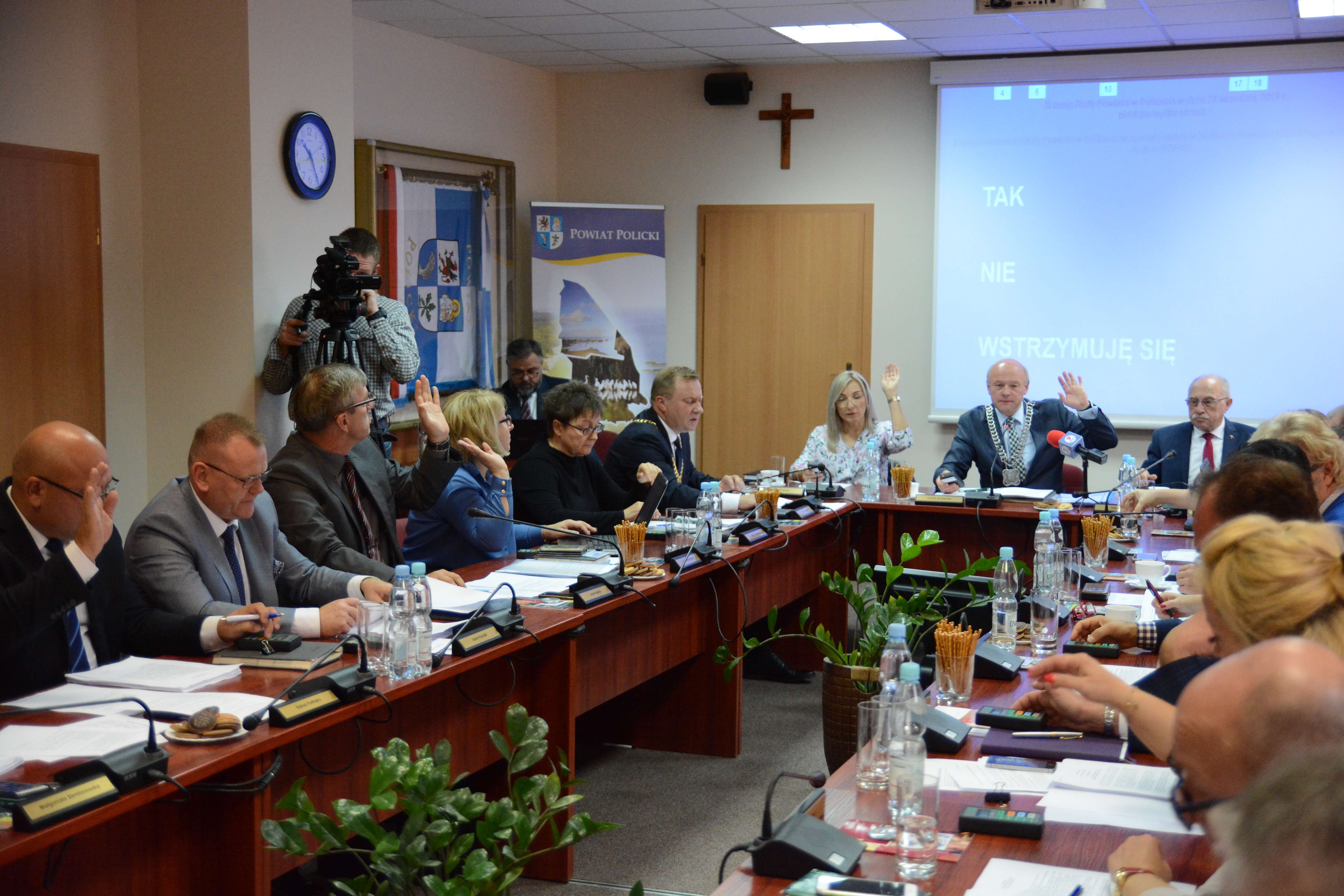 XI sesja Rady Powiatu w Policach