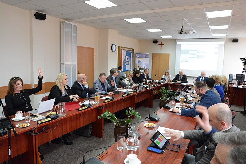 XVI sesja Rady Powiatu w Policach