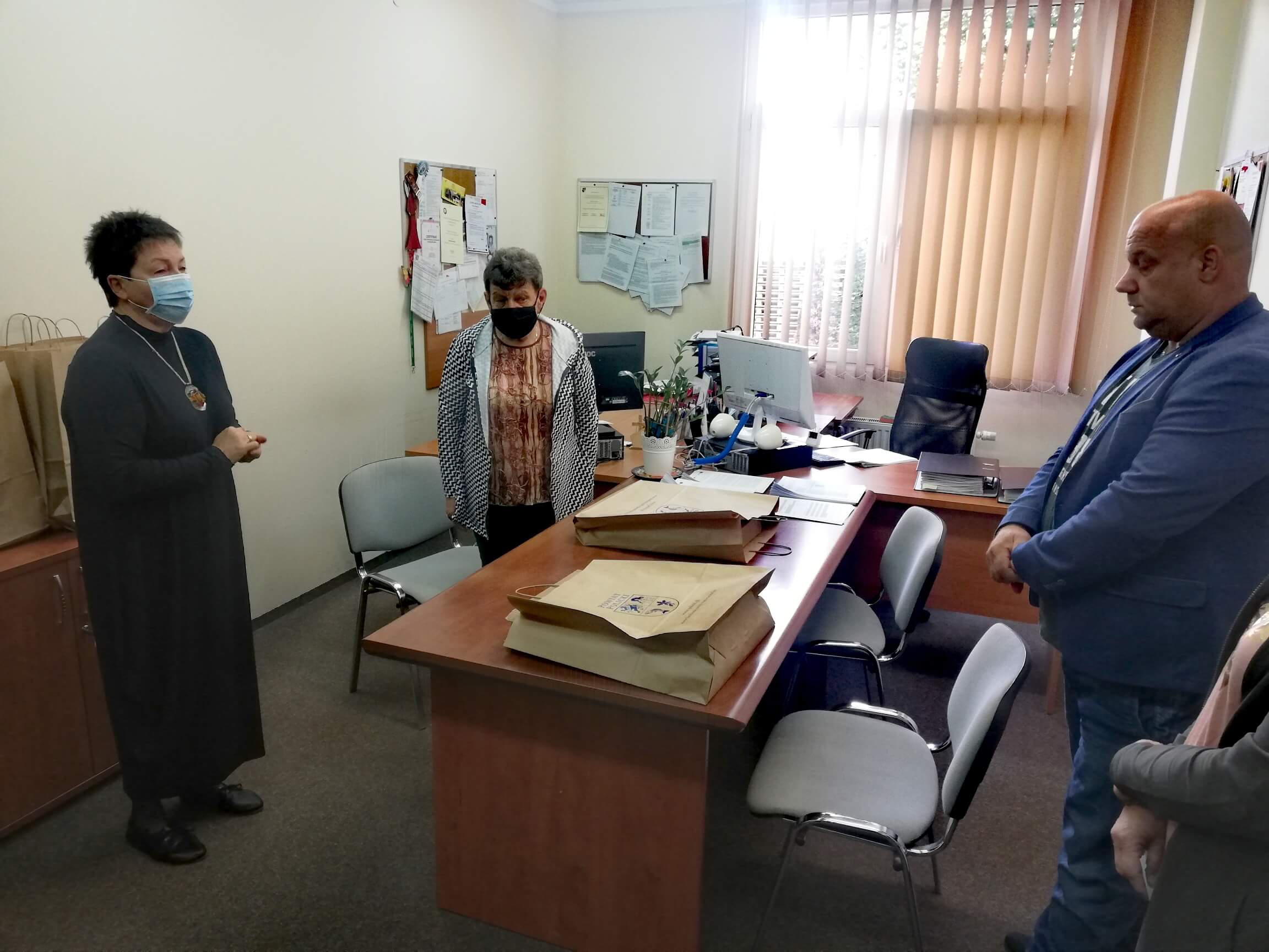 Powiat Policki rozpoczął przekazywanie sprzętu komputerowego