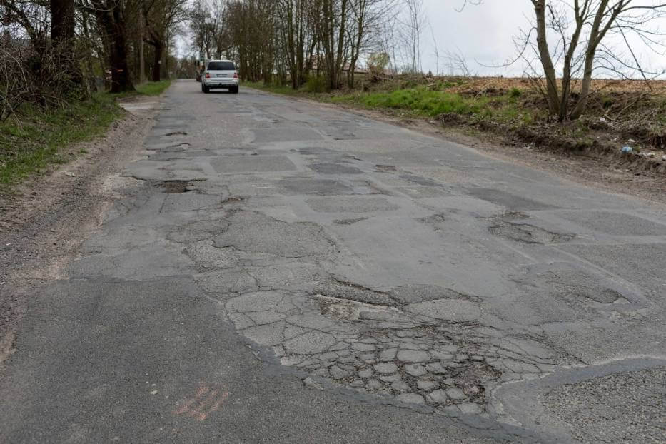 Wkrótce modernizacja drogi powiatowej Nr 3927Z Szczecin - Siadło Górne na trzech odcinkach