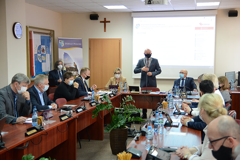 XXX sesja Rady Powiatu w Policach