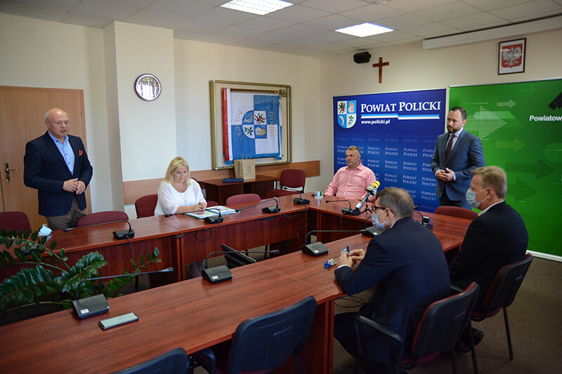 Podpisanie umów na wyposażenie stanowiska pracy