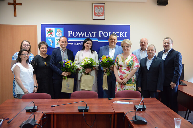 Dyrektorzy placówek oświatowych zostają na nową kadencję