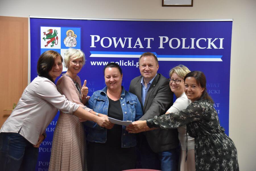 Podpisanie umowy na remont drogi powiatowej Nr 3927Z Szczecin – Siadło Górne