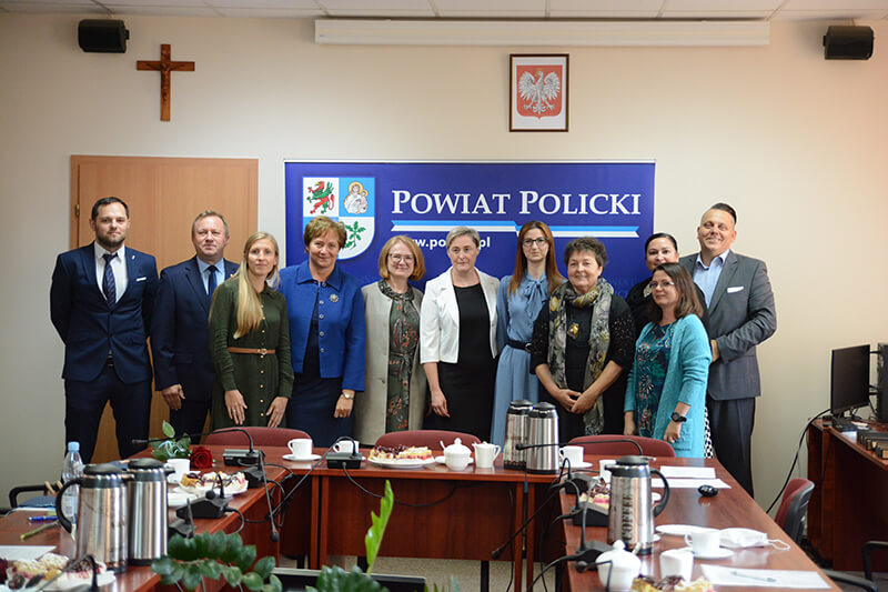 Wręczenie aktów nadania dla nauczycieli