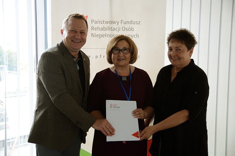 Zawarcie umowy z Powiatem Polickim w ramach programu „STABILNE ZATRUDNIENIE – osoby niepełnosprawne w administracji i służbie publicznej”