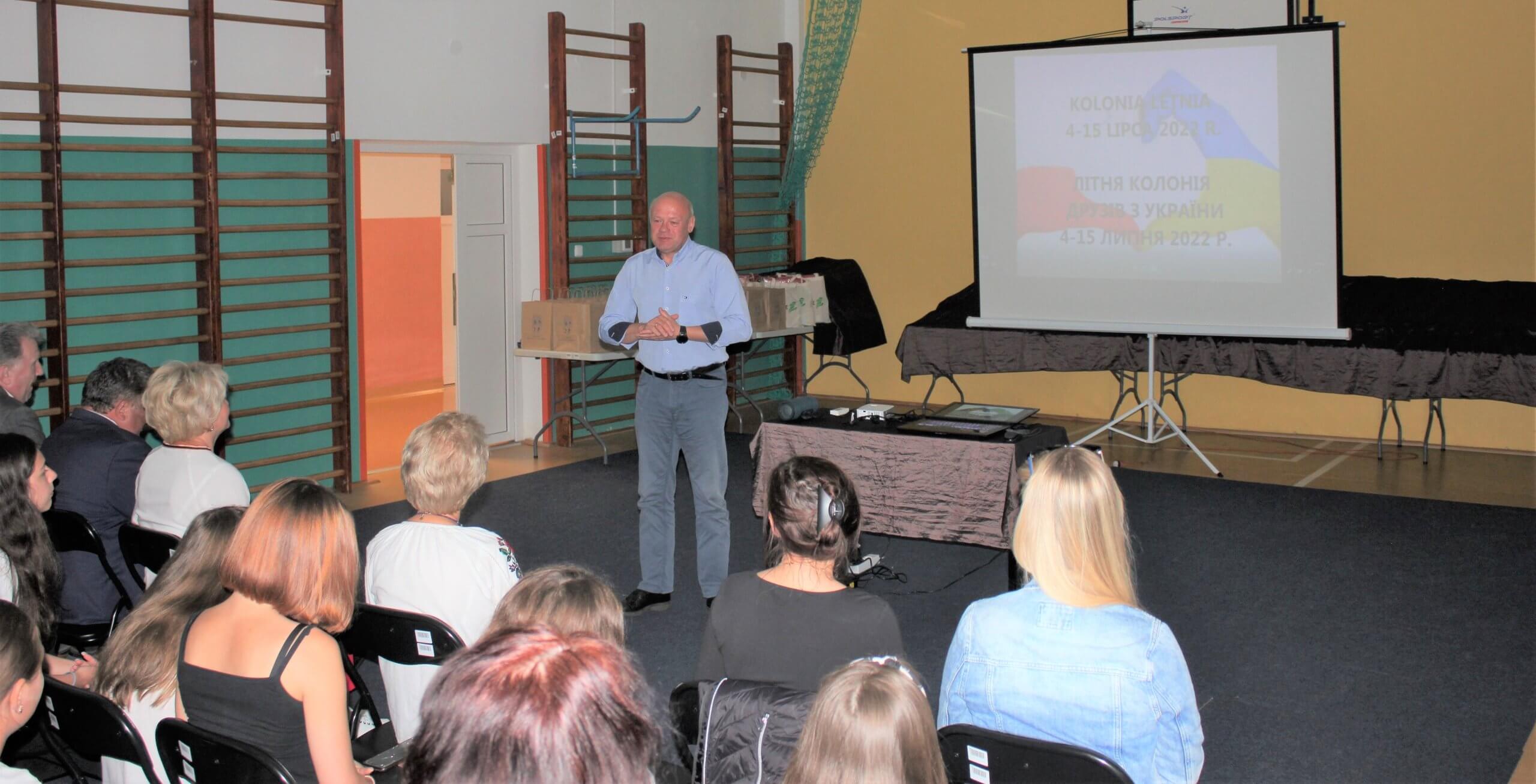 Uroczyste pożegnanie dzieci przebywających na kolonii w Policach