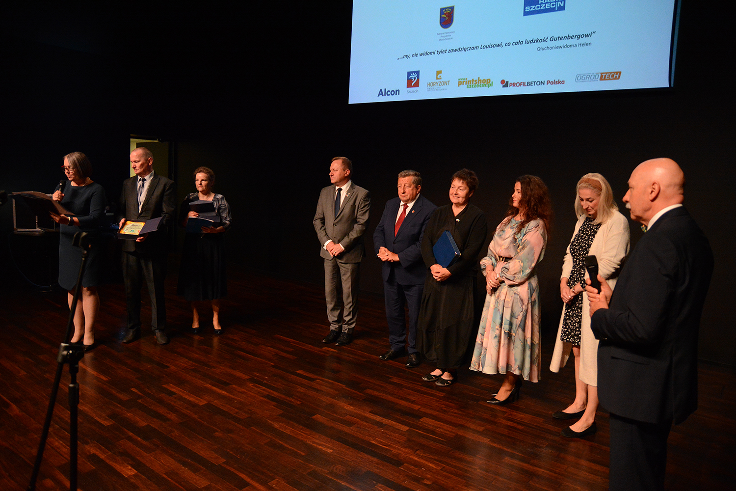 Wyróżnienie dla Powiatu Polickiego podczas konferencji naukowo – historycznej pt. „70 lat rehabilitacji społecznej osób z dysfunkcją wzroku na Pomorzu Zachodnim”