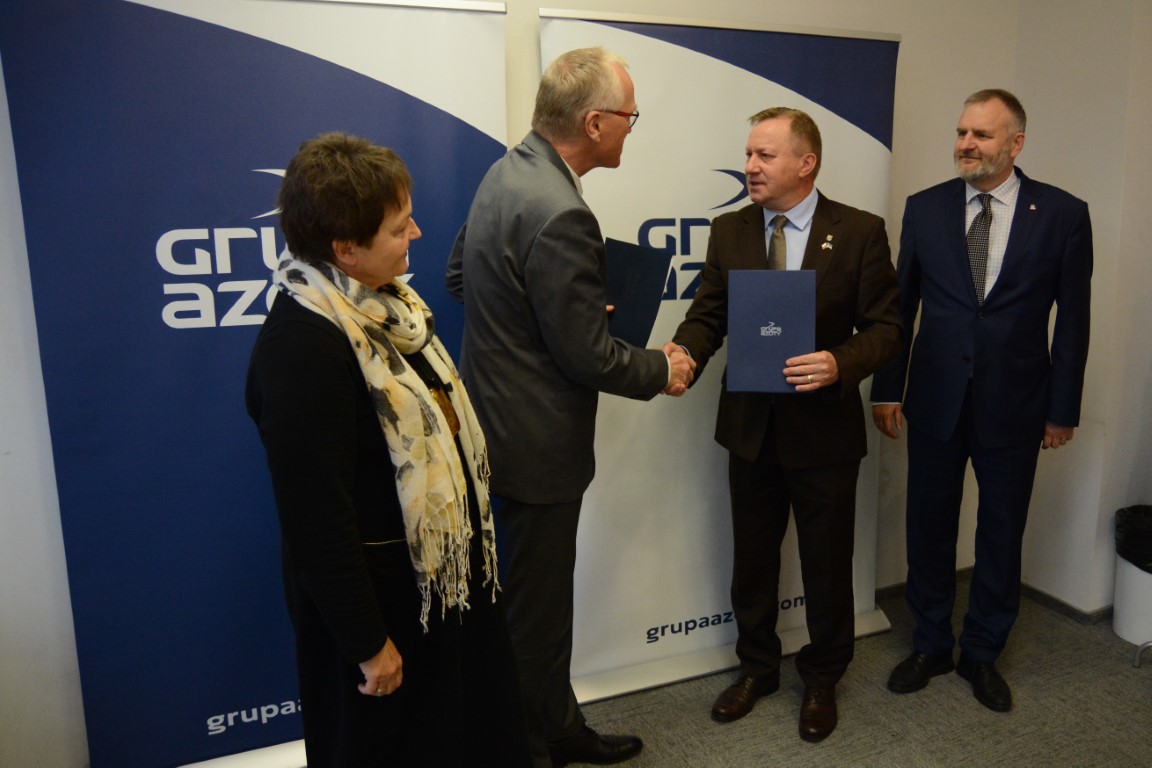 Podpisano umowę darowizny na remont i przystosowanie do zamieszkania jednego domku w Podgrodziu