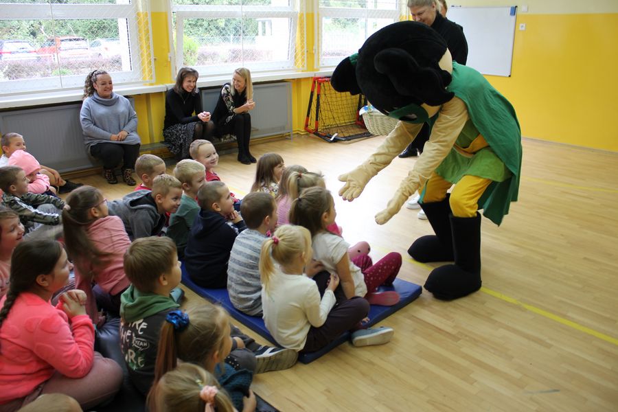 "Bądź bezpieczny, noś odblaski"