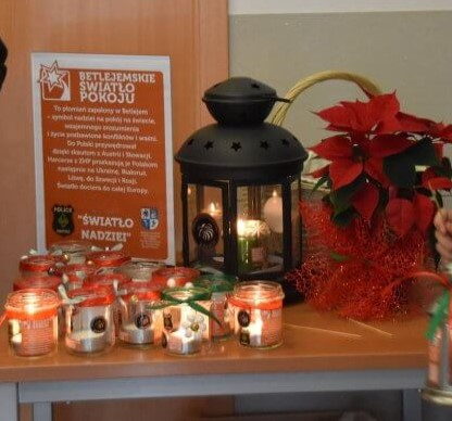 Betlejemskie Światło Pokoju 23 grudnia w Starostwie Powiatowym w Policach