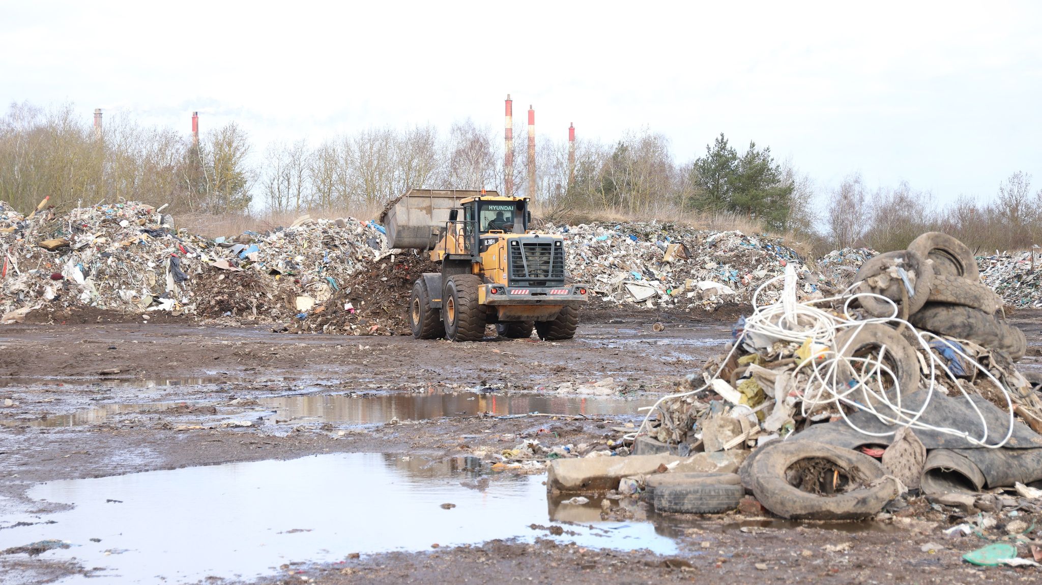 Usunięto już ponad 19 tysięcy ton odpadów z terenu przy ul. Kamiennej w Policach