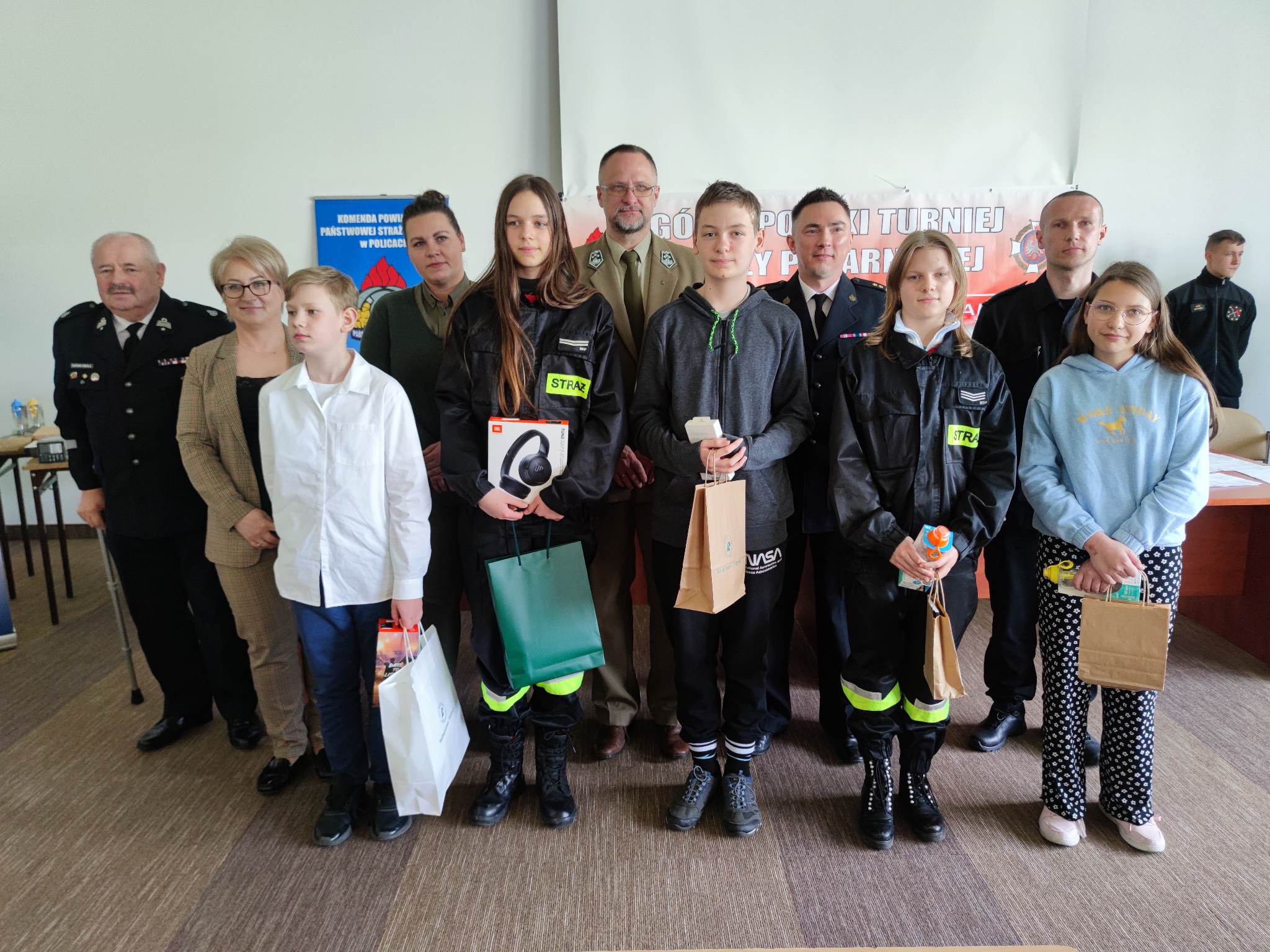 Powiatowy etap Ogólnopolskiego Turnieju Wiedzy Pożarniczej "Młodzież Pomaga"