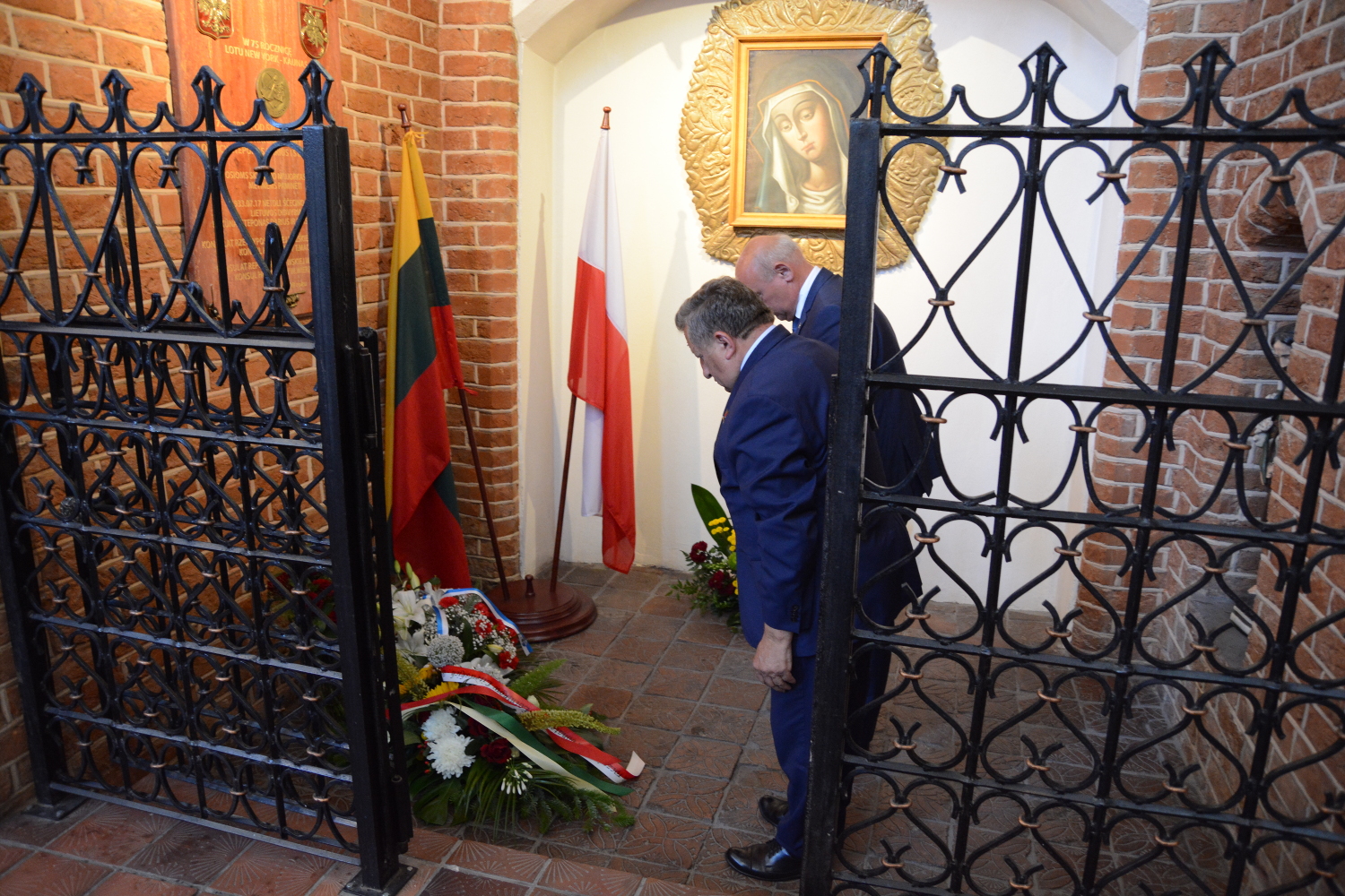 Uroczystości z okazji 90 rocznicy katastrofy lotniczej litewskich lotników Steponasa Dariusa i Stasysa Girėnasa