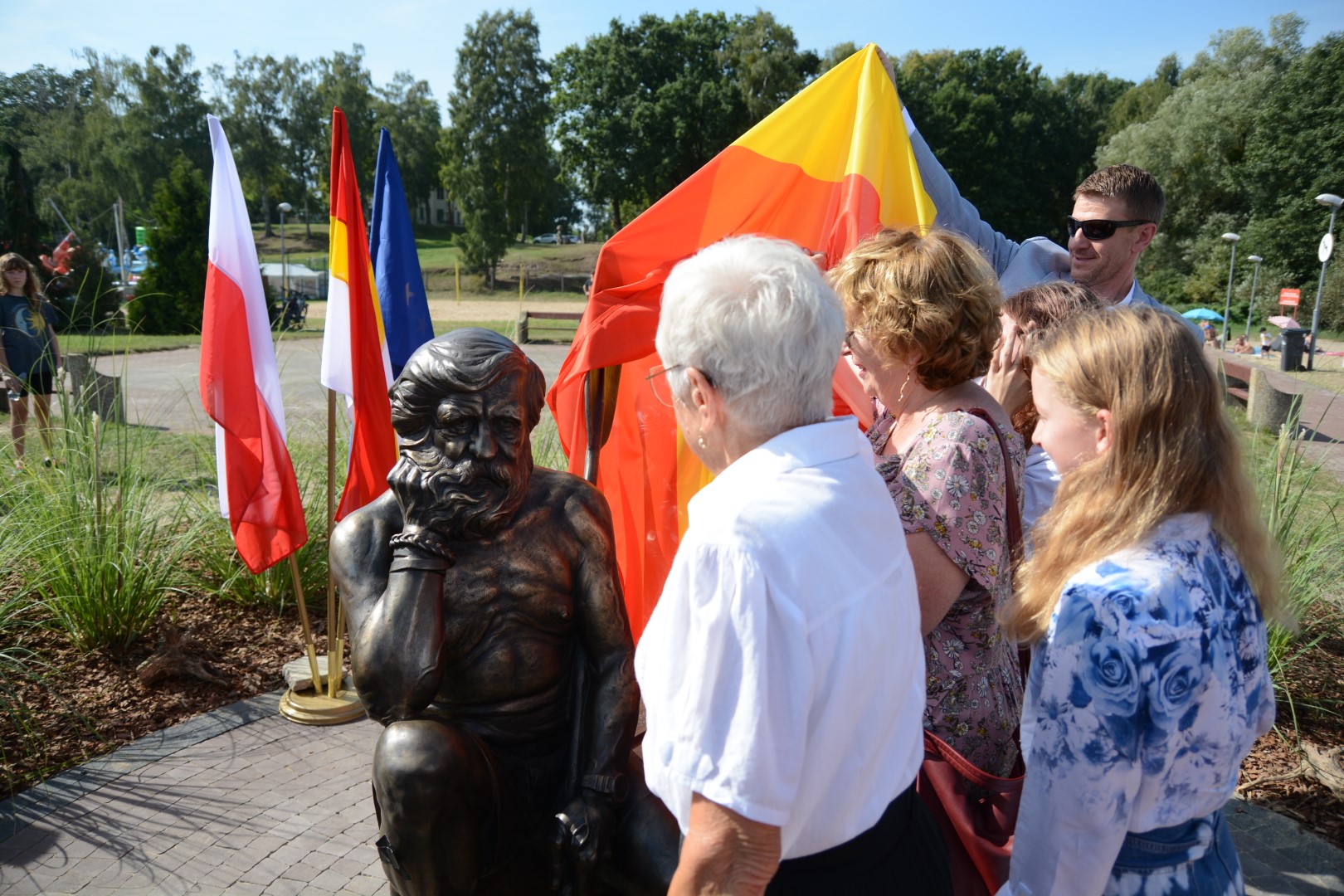 Odsłonięto w Trzebieży monument Aleksandra Doby