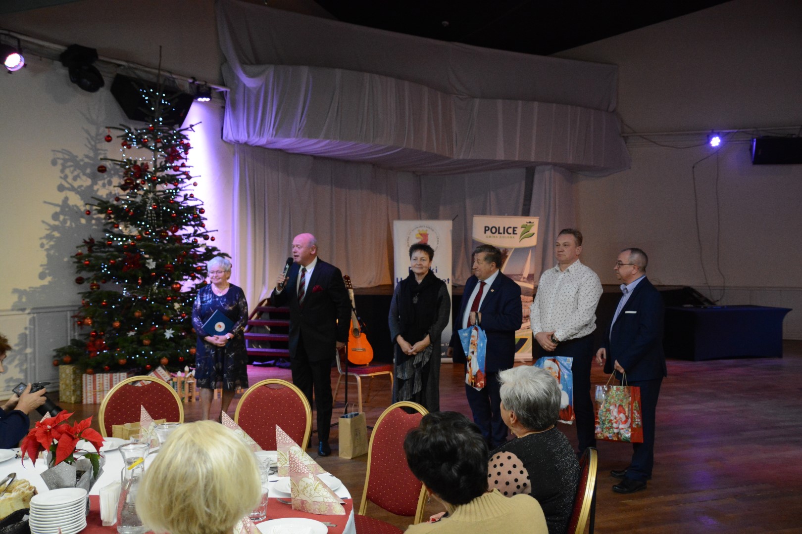 Spotkanie świąteczne w Polickim Uniwersytecie Trzeciego Wieku