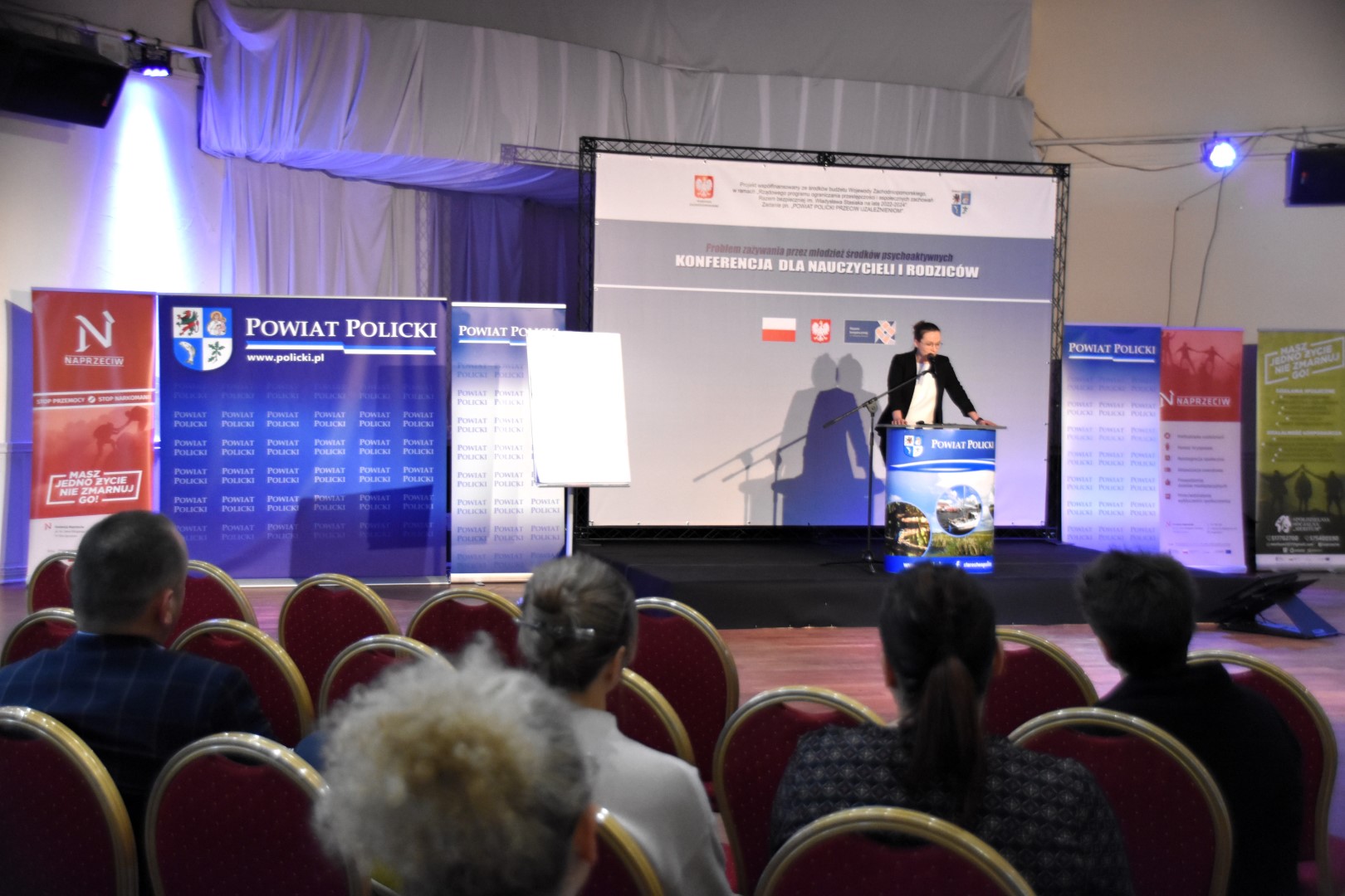 Konferencja dla nauczycieli i rodziców "Problem zażywania przez młodzież środków psychoaktywnych"