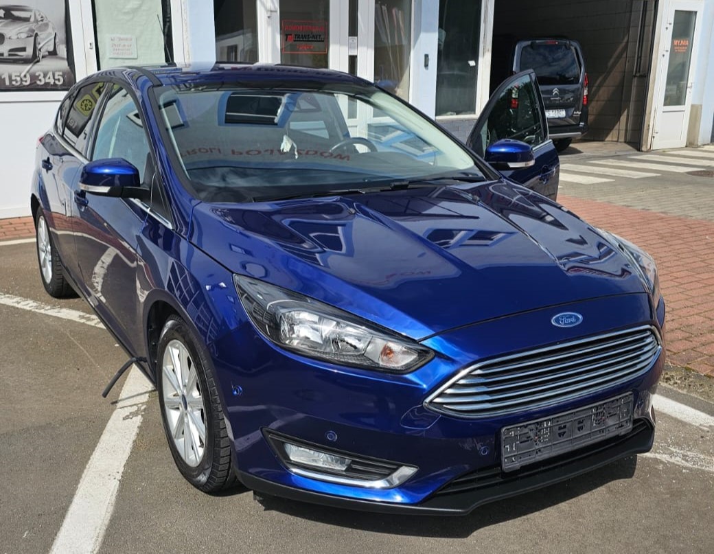 Przetarg na sprzedaż samochodu osobowego stanowiącego własność Powiatu Polickiego