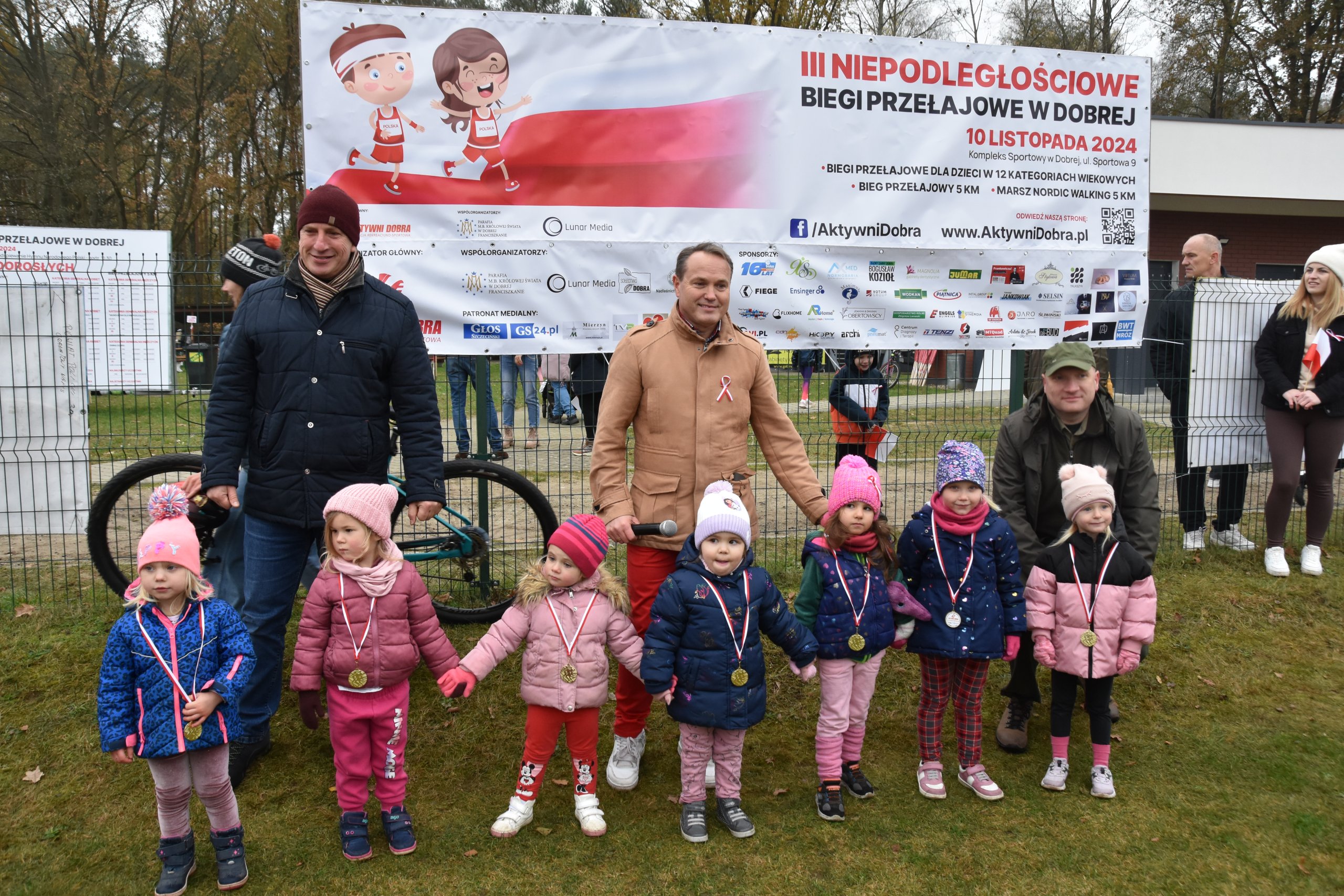 Biegi przełajowe w Dobrej na sportowo i patriotycznie!