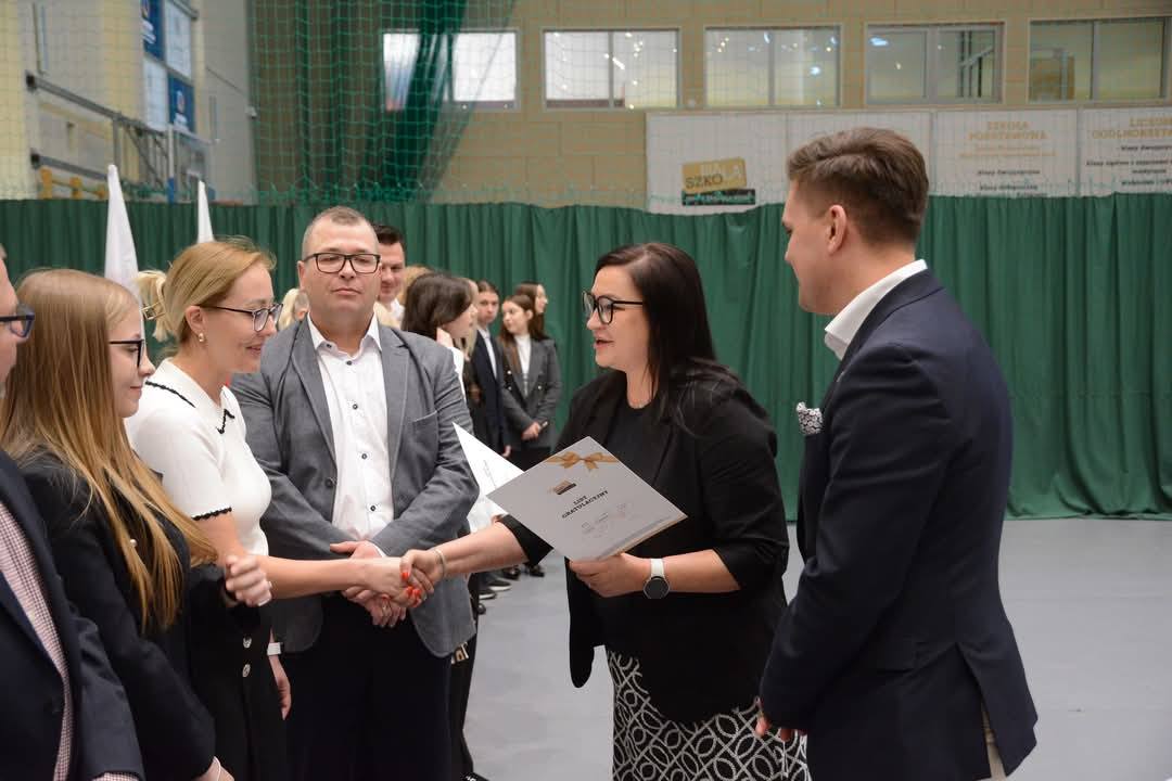 Uroczyste zakończenie roku szkolnego klas maturalnych w Zespole Szkół im. I. Łukasiewicza w Policach