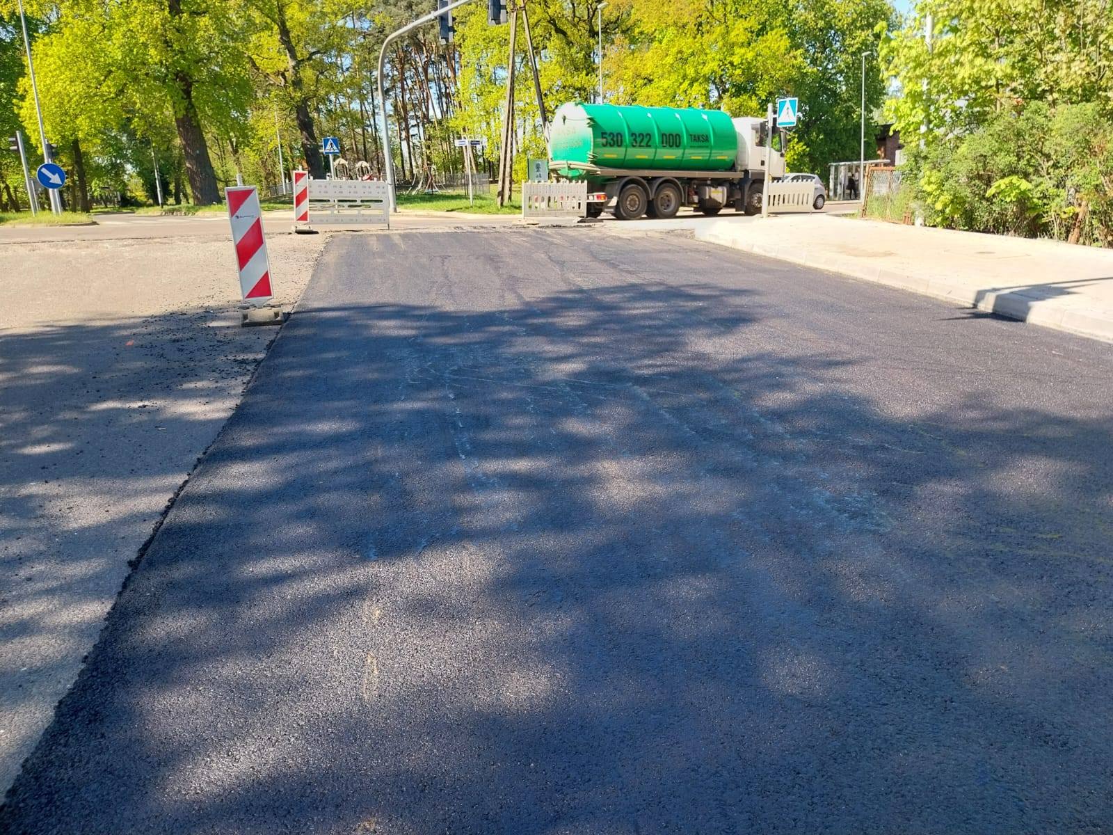 Ruszyły prace bitumiczne na ul. Cisowej i Nadbrzeżnej