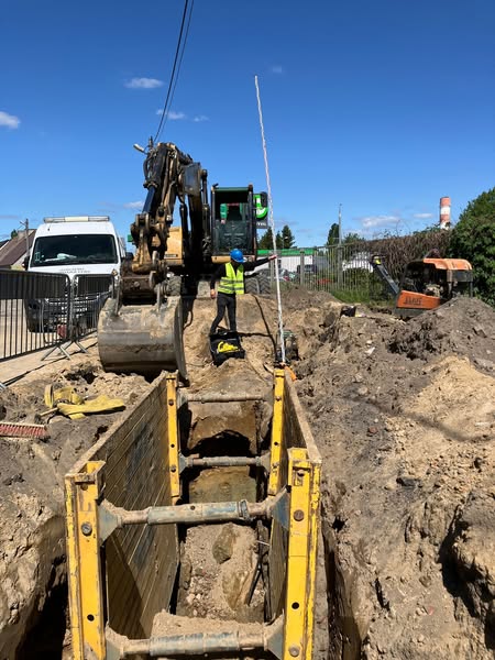 Trwają prace przy budowie kanalizacji deszczowej w Ustowie