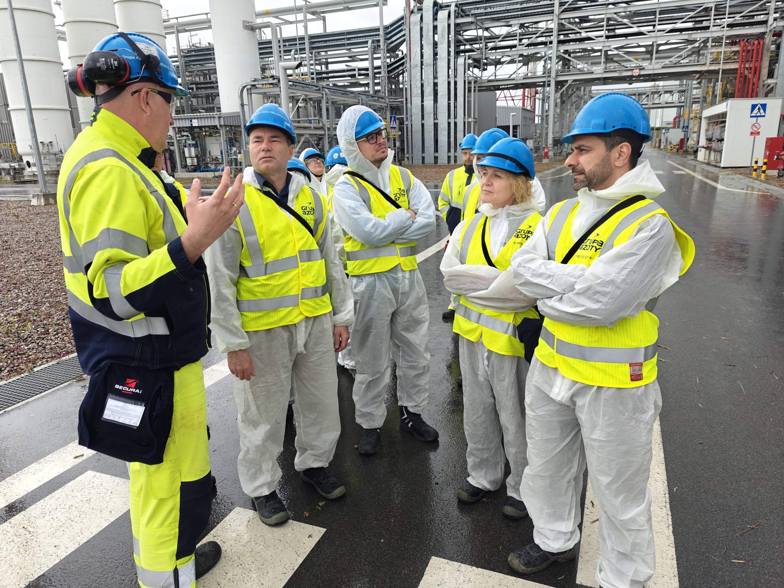 Wizyta przedstawicieli Powiatu Polickiego w fabryce Grupy Azoty Polyolefins S.A.