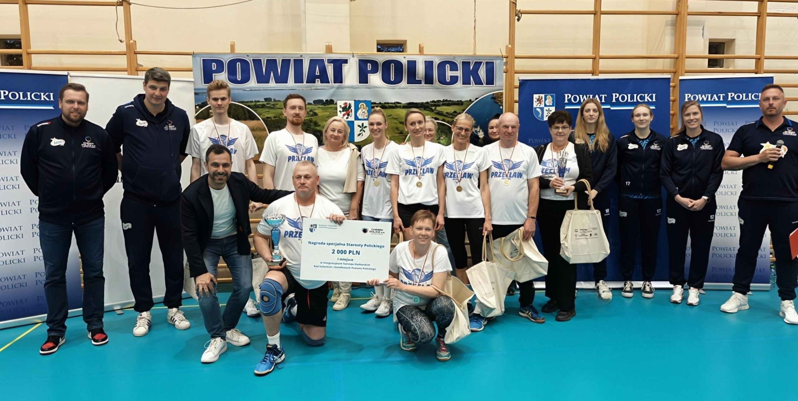 Przecław triumfuje w Integracyjnym Turnieju Siatkarskim o Puchar Starosty Polickiego!