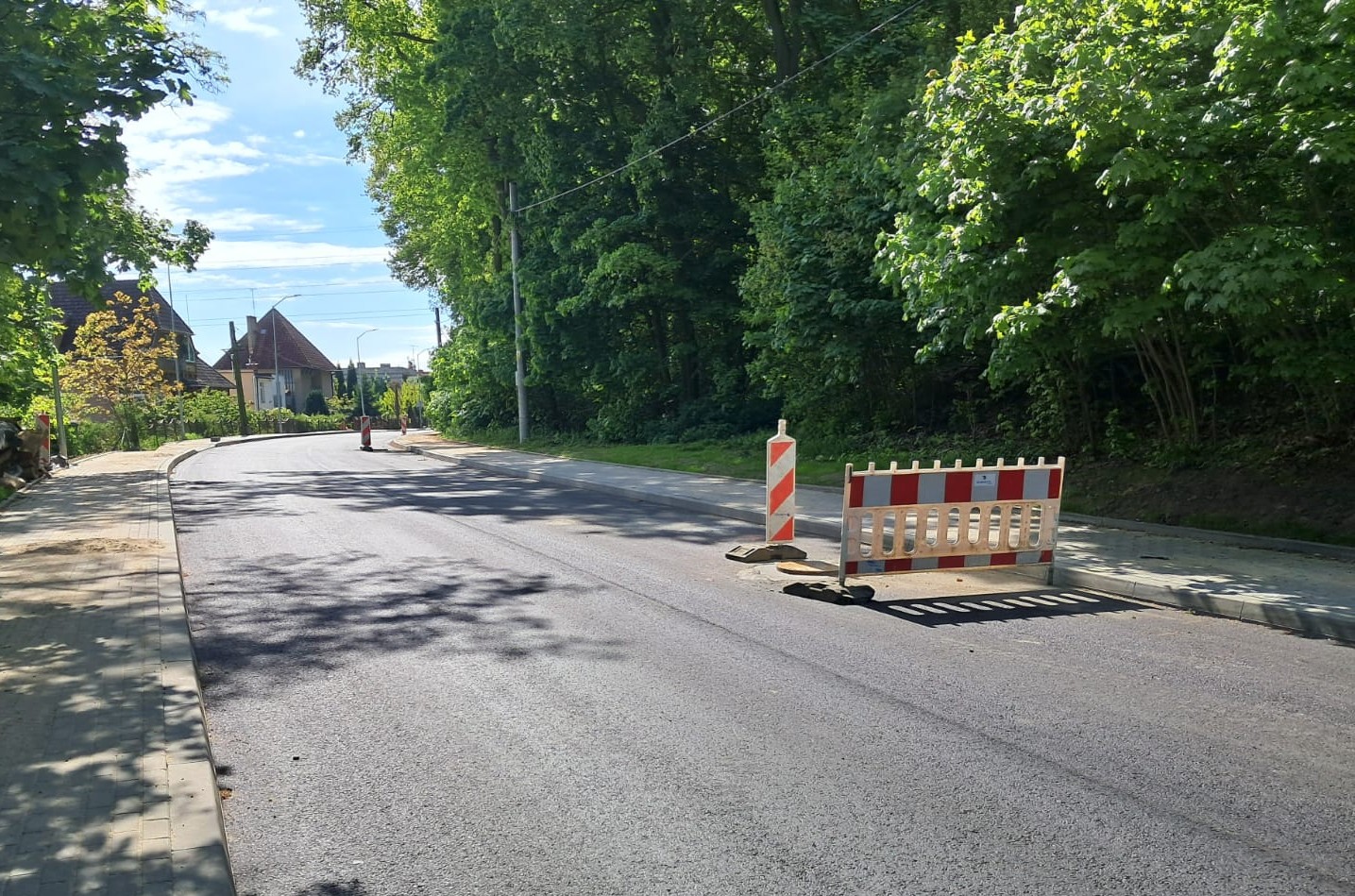 Cisowa i Nadbrzeżna. Regulujemy wysokość studzienek