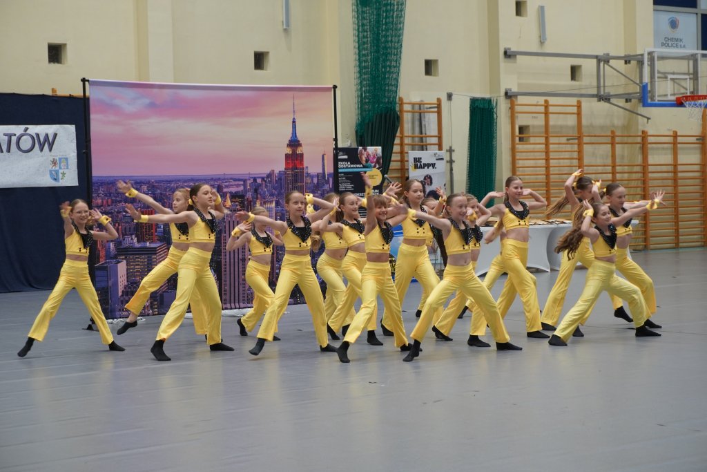 253 uczniów z Powiatu Polickiego wyróżnionych podczas Powiatowej Gali Laureatów 2025