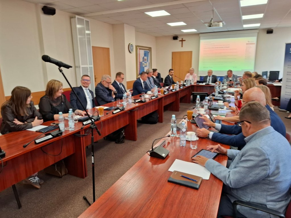 Zakończyła się XIII sesja Rady Powiatu w Policach