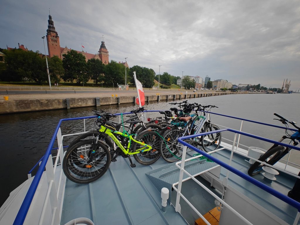 Samorządowy tramwaj wodny już pływa! Około tysiąc pasażerów na pokładzie "Queen of Szczecin" w weekend