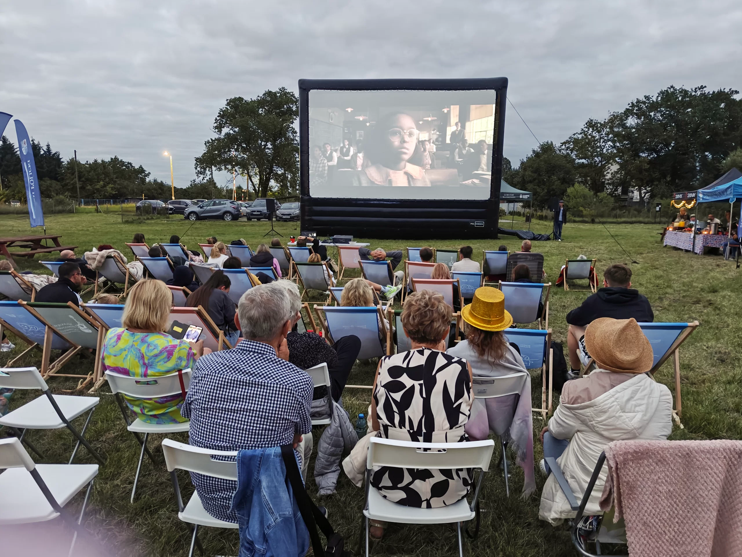 Magia letniego kina w Dobrej i Stobnie - Wakacje z Powiatem Polickim