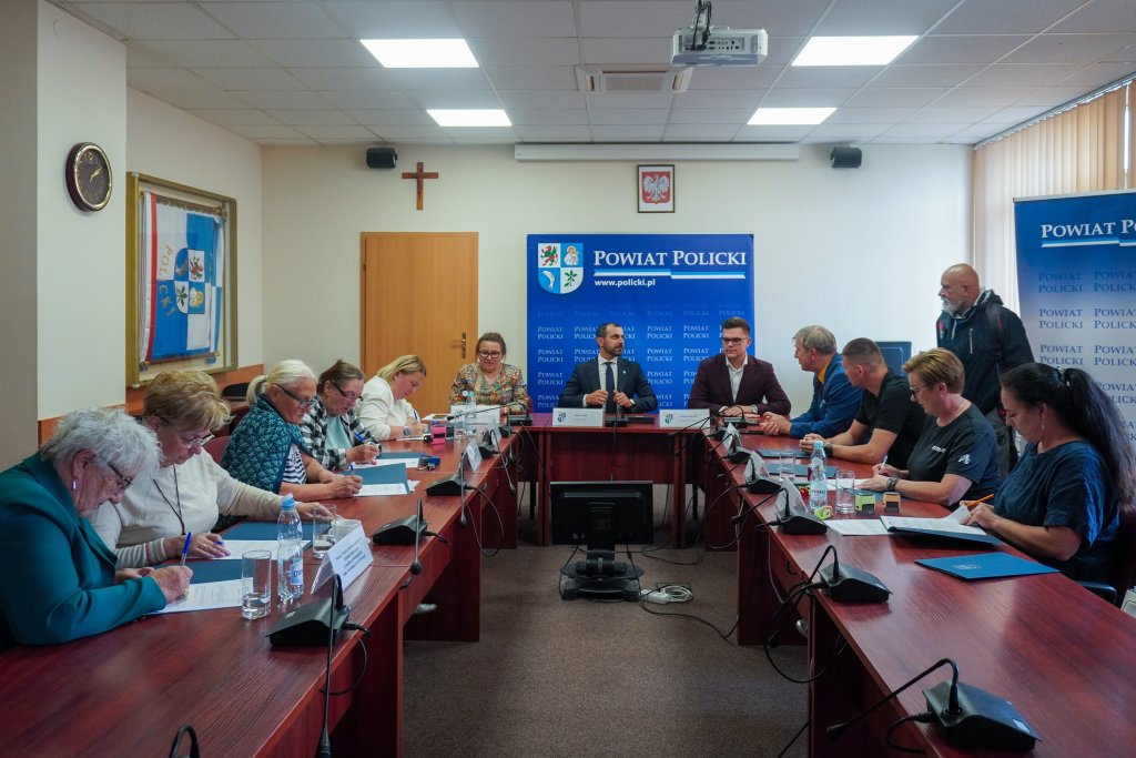Kolejne inicjatywy dołączają do programu „Kompas na Powiat Policki”