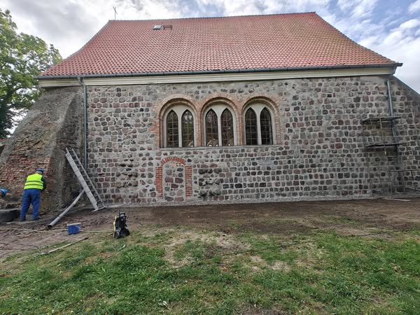 XIII-wieczny kościół w Będargowie odzyskuje dawny blask