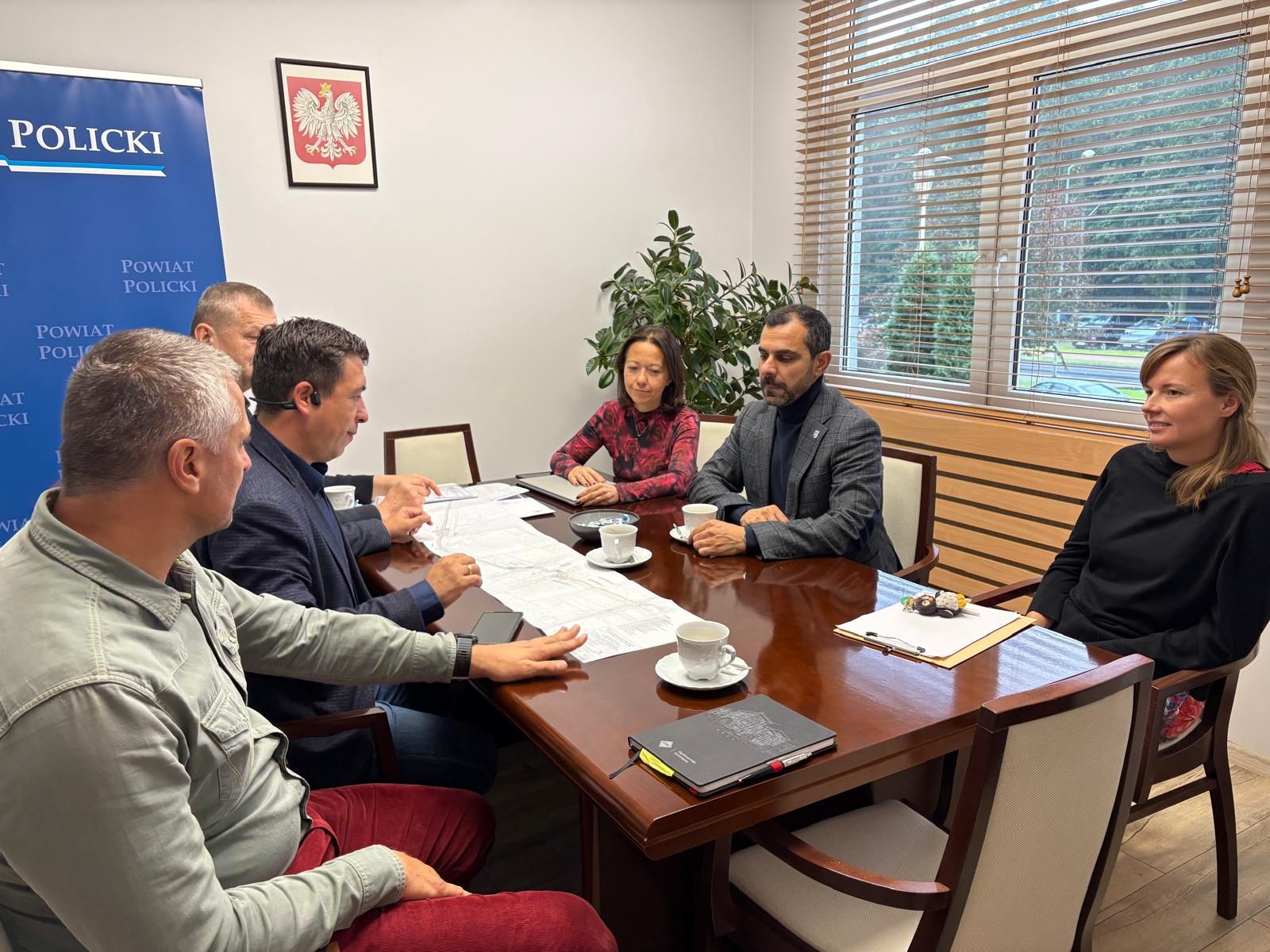 Współpraca samorządów w sprawie budowy ścieżki rowerowej w Mierzynie