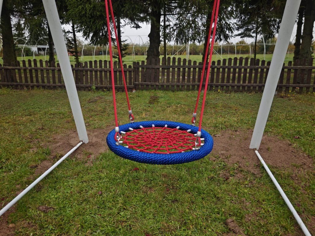 Nowy plac zabaw dla podopiecznych Domu dla Matek z Małoletnimi Dziećmi i Kobiet w Ciąży w Karwowie