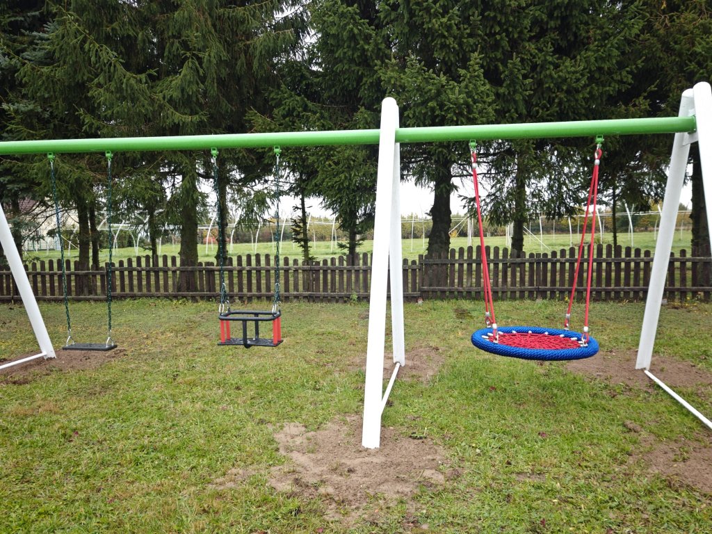 Nowy plac zabaw dla podopiecznych Domu dla Matek z Małoletnimi Dziećmi i Kobiet w Ciąży w Karwowie