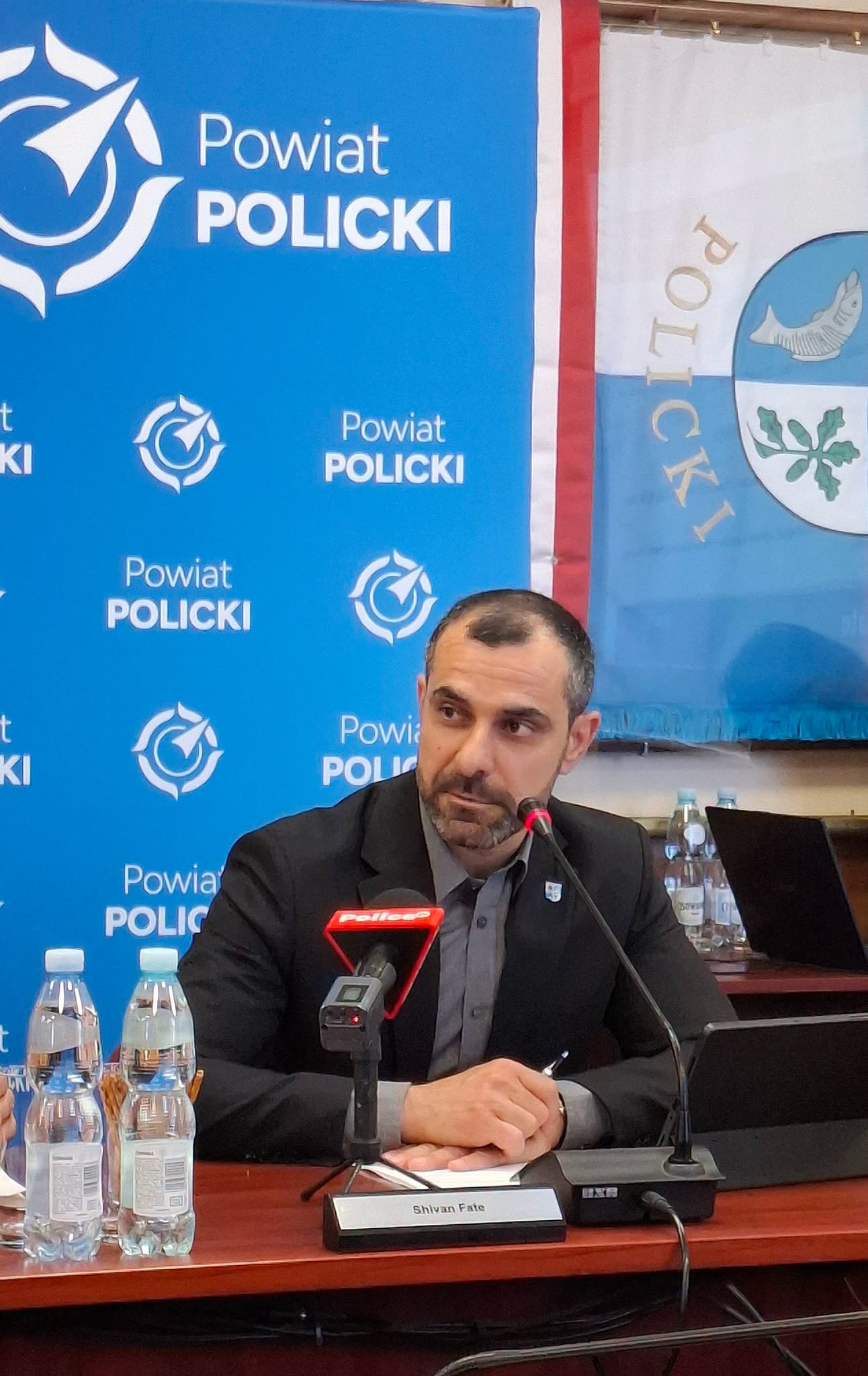 starosta policki na sesji