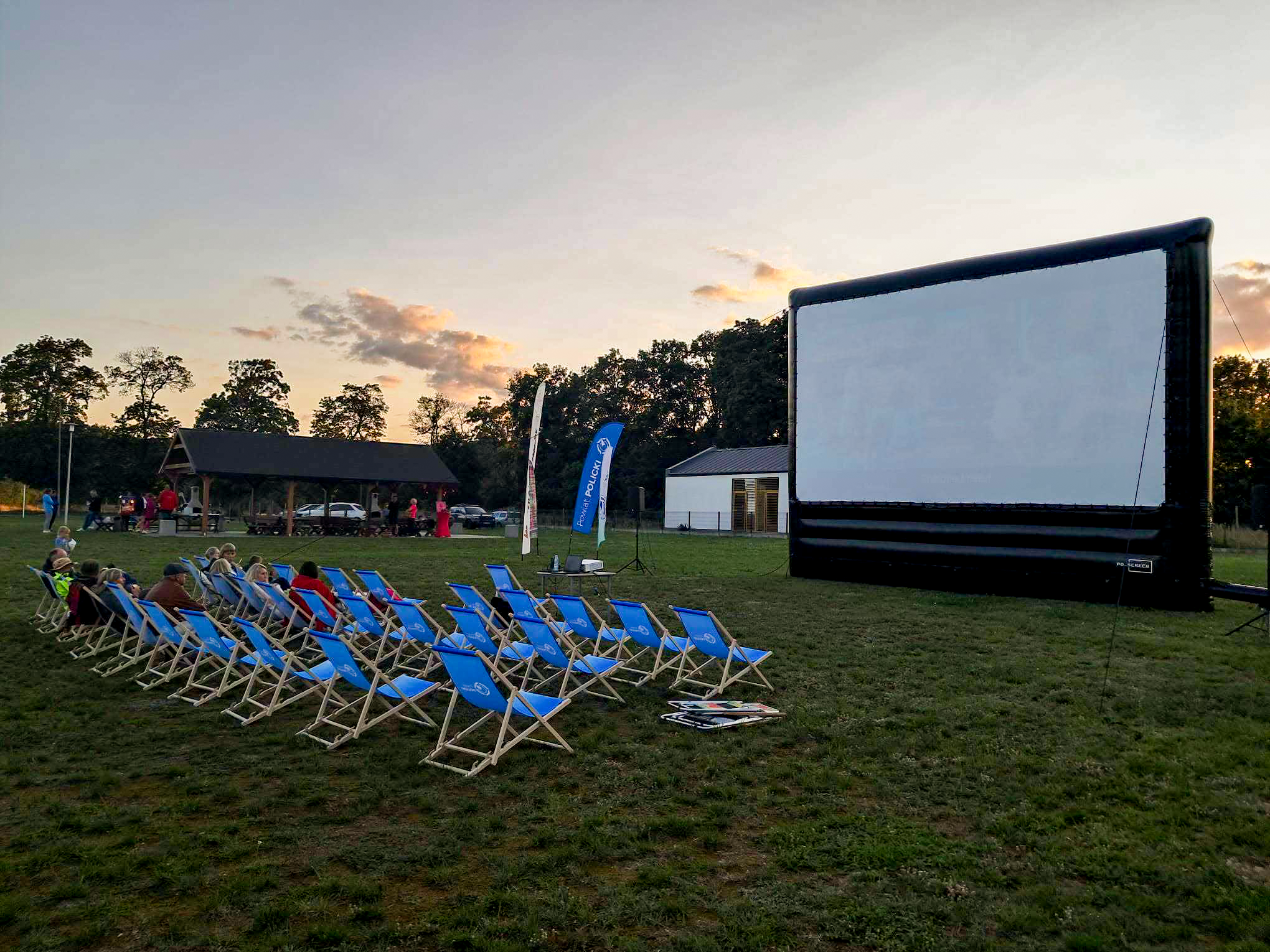 Letnie kino plenerowe Wakacje z Powiatem Polickim